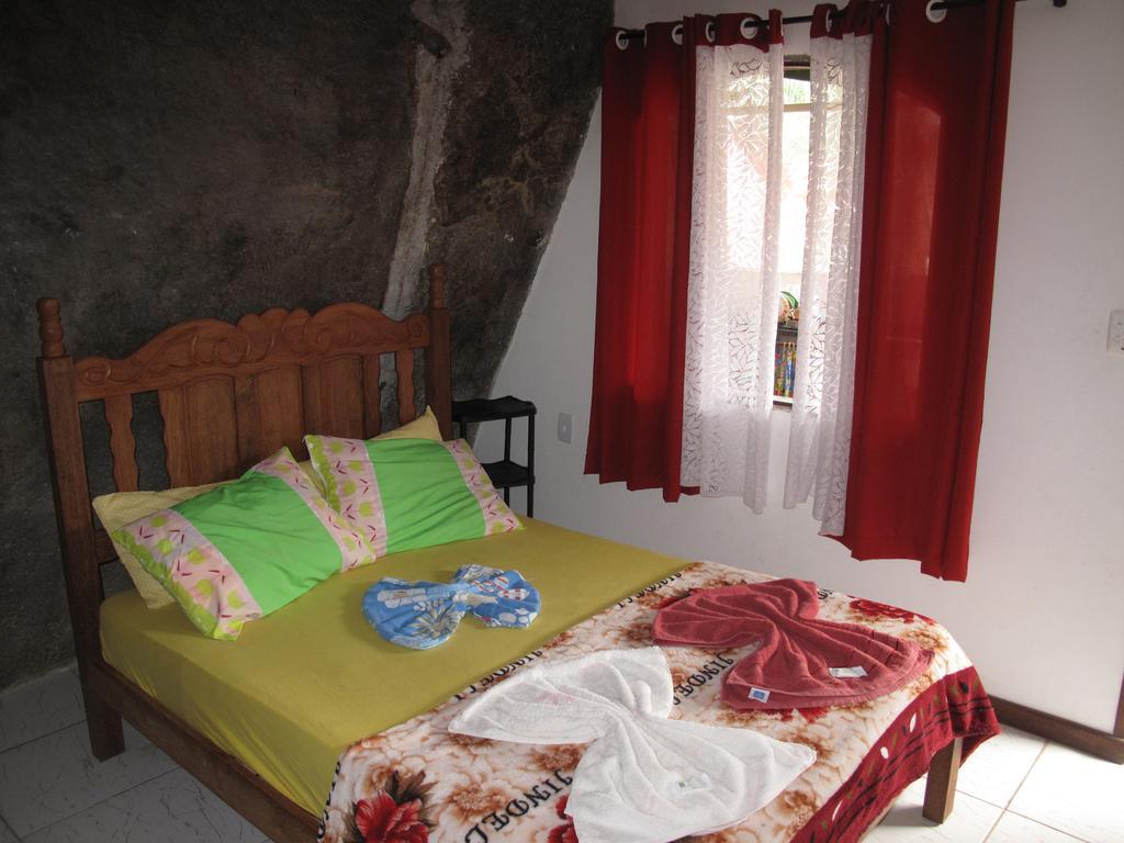 Suítes Cantinho da Pedra Abraão Habitación foto